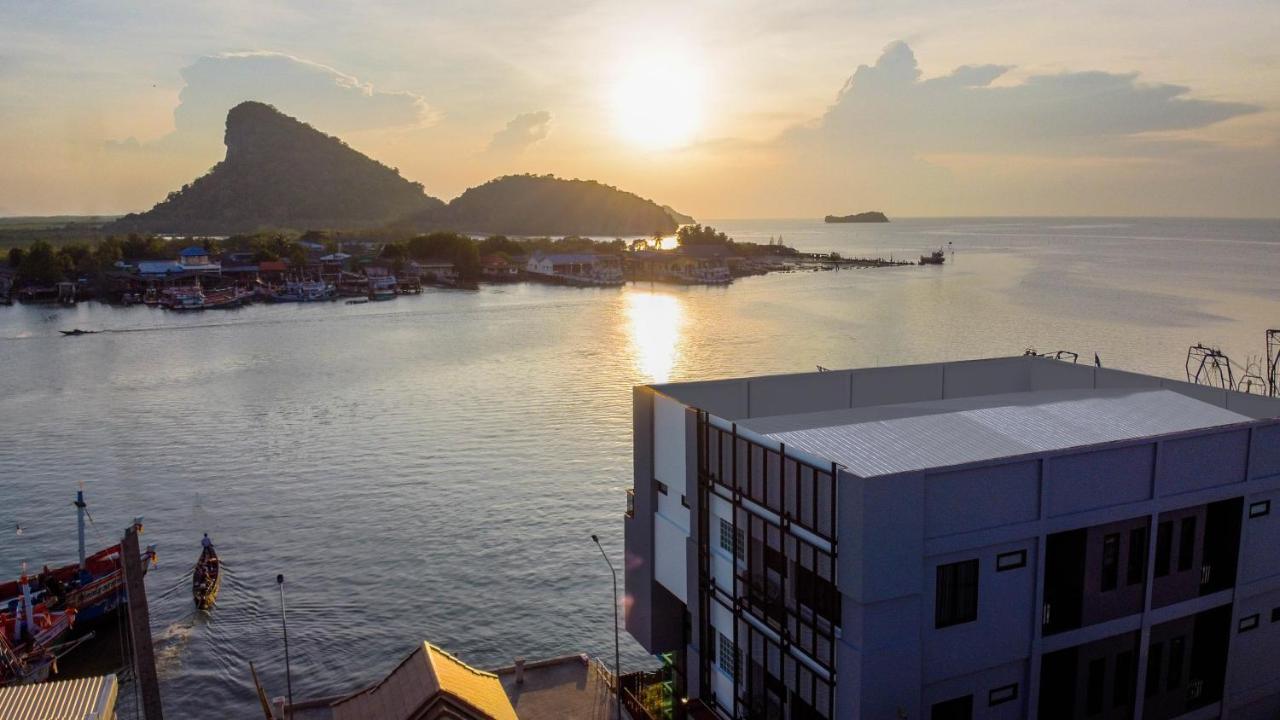 The Blue C Donsak Hotel Surat Thani Exterior foto